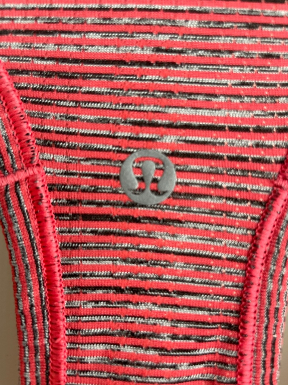 Lululemon tank top size 10 - Picture 4 of 4
